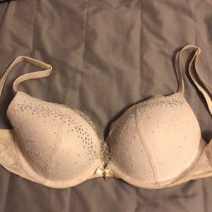 Victoria’s Secret very sexy push up bra✨